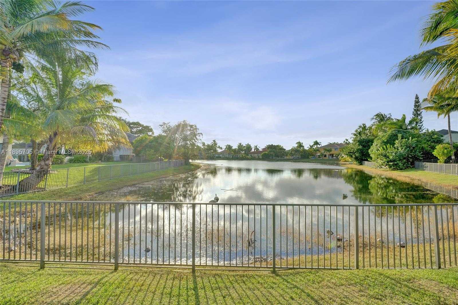 Small Image of 4248 SOUTH WEST 185TH AVE, Miramar Number 77