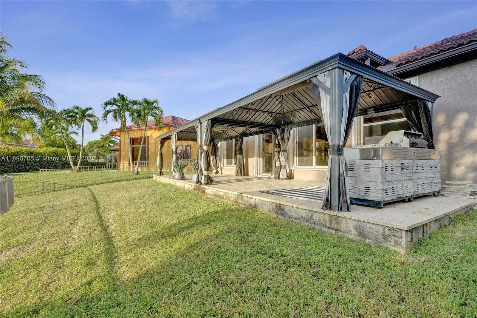 Small Image of 4248 SOUTH WEST 185TH AVE, Miramar Number 79