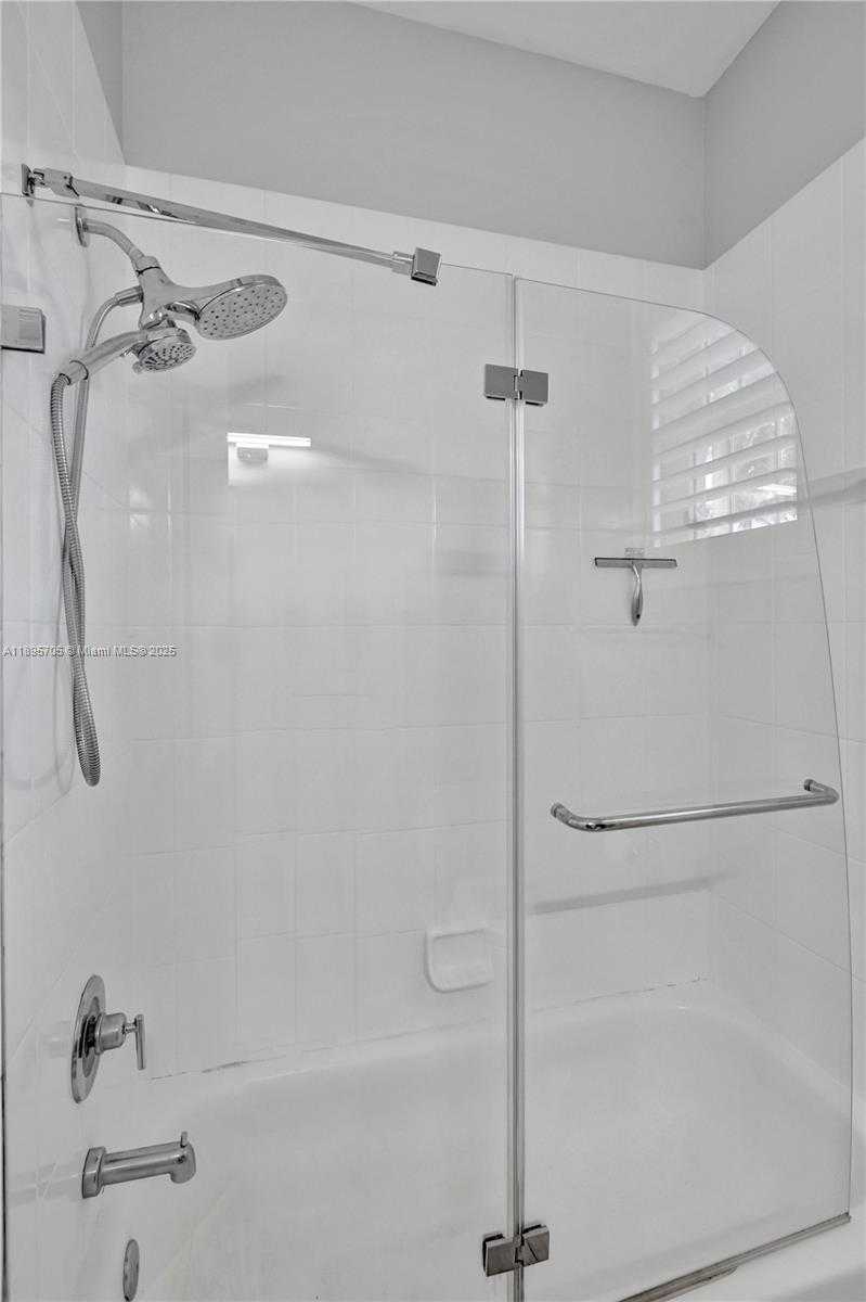 Small Image of 4248 SOUTH WEST 185TH AVE, Miramar Number 81
