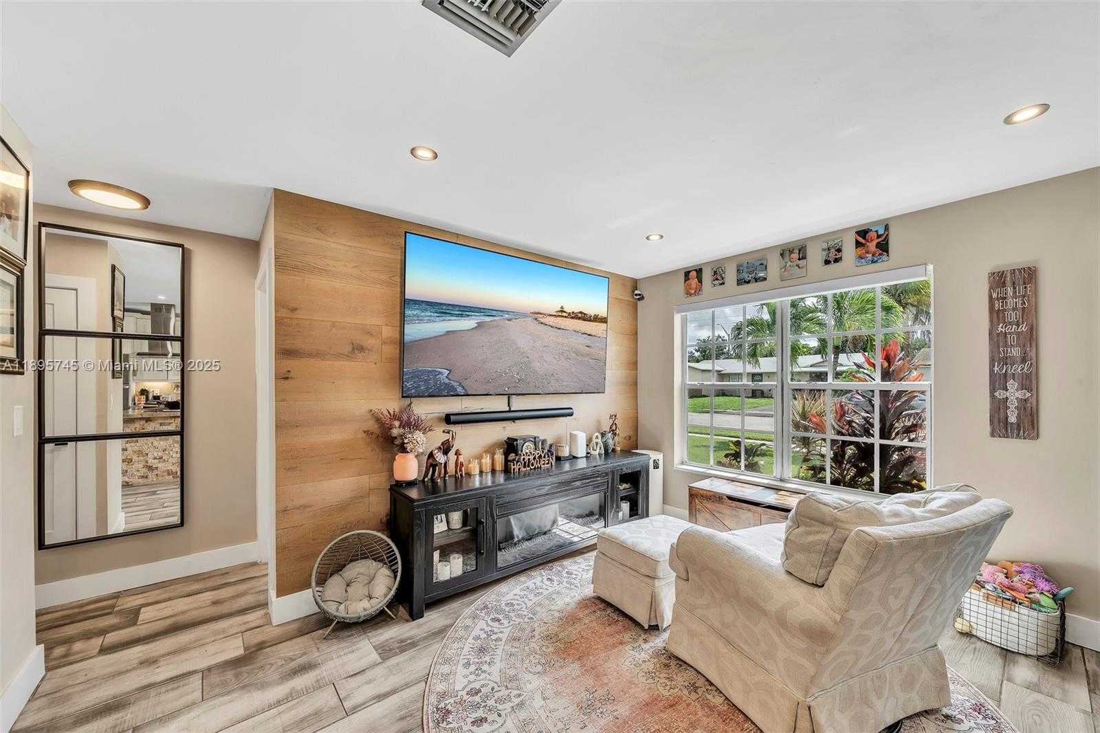 Small Image of 6821 NORTH WEST 6TH ST, Margate Number 12