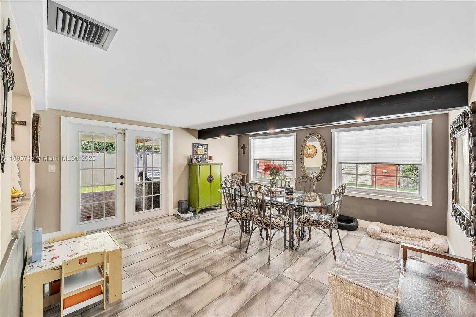 Small Image of 6821 NORTH WEST 6TH ST, Margate Number 27