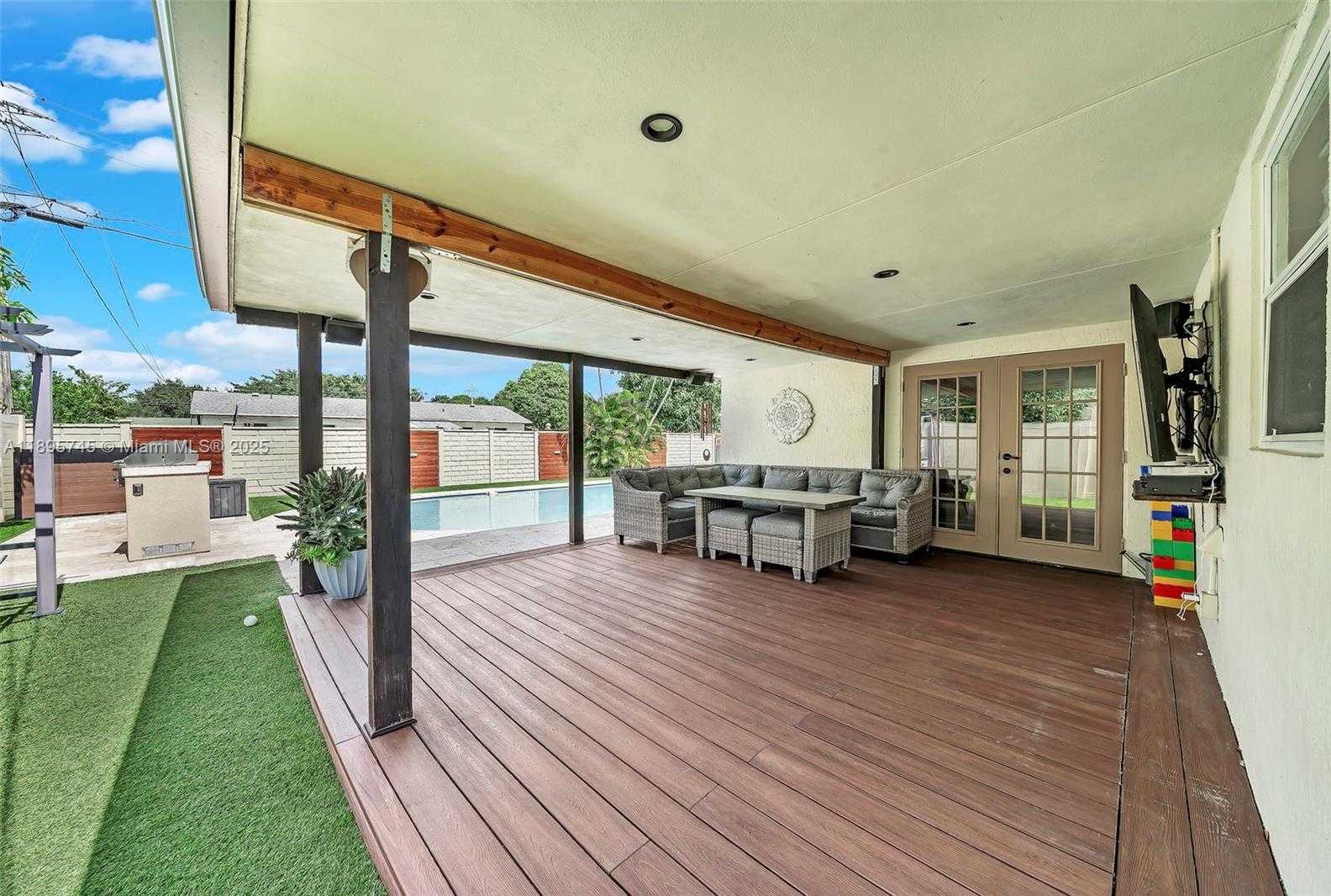 Small Image of 6821 NORTH WEST 6TH ST, Margate Number 43