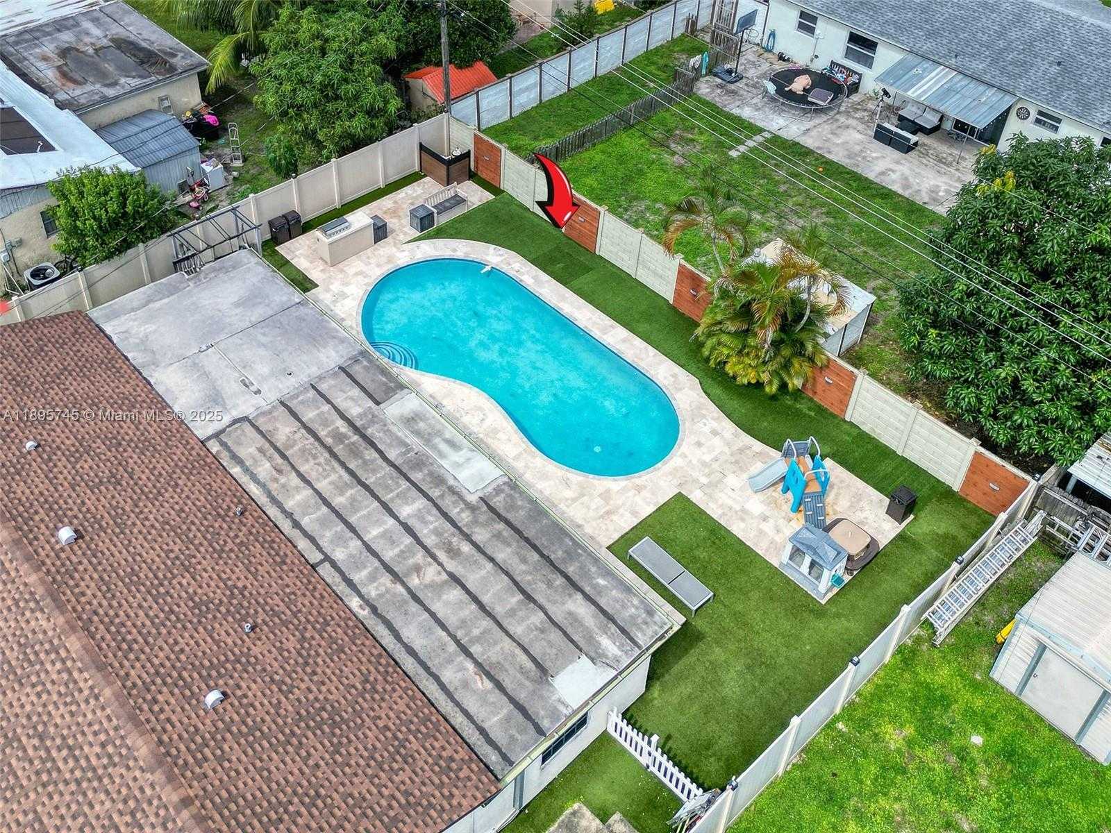 Small Image of 6821 NORTH WEST 6TH ST, Margate Number 46