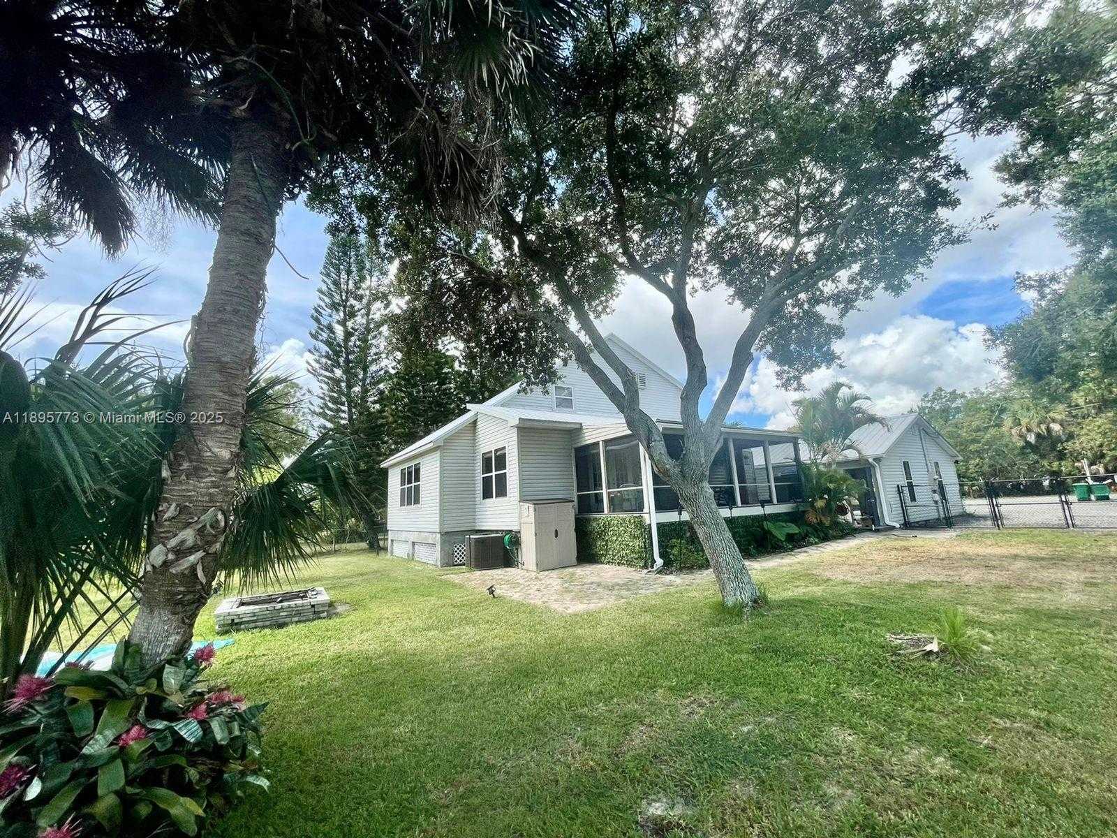 Small Image of 4700 REGINA DR, Fort Pierce Number 29