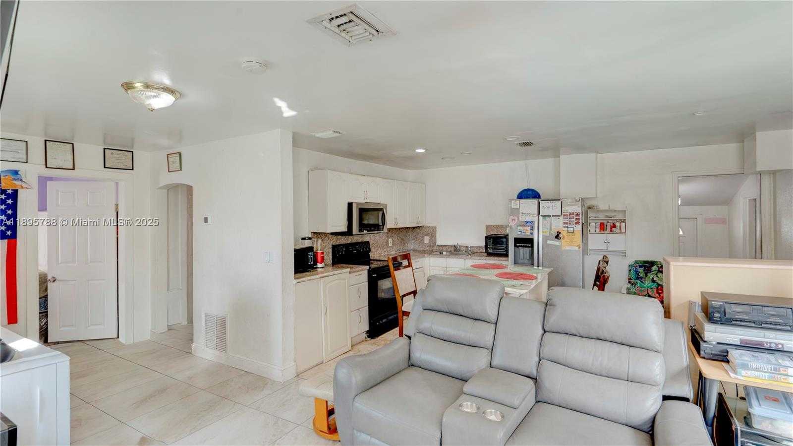 Small Image of 1023 NORTH 25TH AVE, Hollywood Number 5