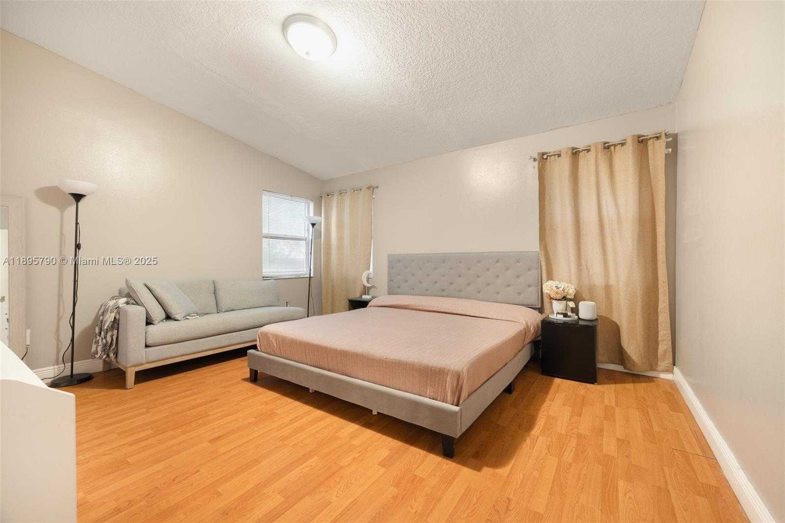 Small Image of 9730 SOUTH WEST 219TH ST, Cutler Bay Number 14