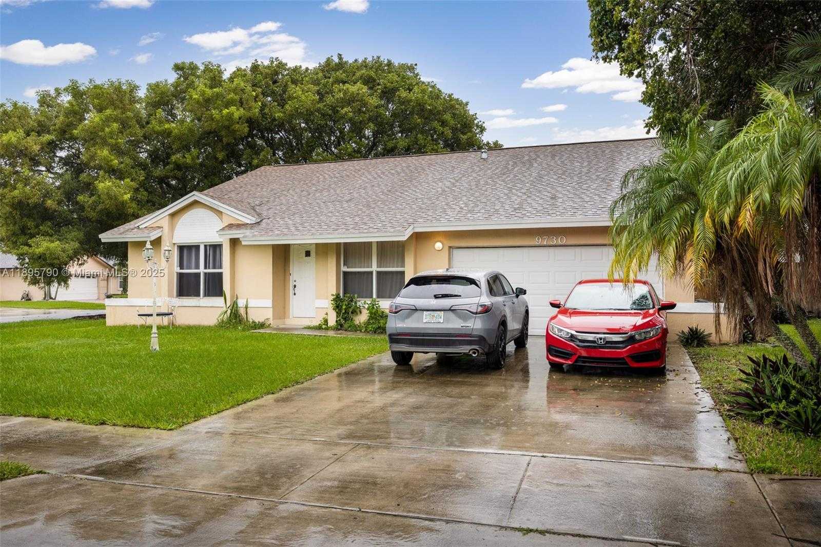 Small Image of 9730 SOUTH WEST 219TH ST, Cutler Bay Number 4