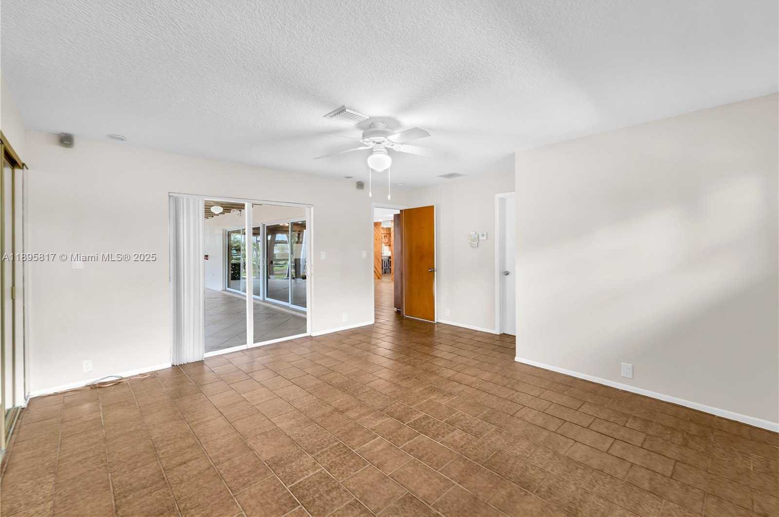 Small Image of 4020 SOUTH WEST 112TH AVE, Davie Number 11