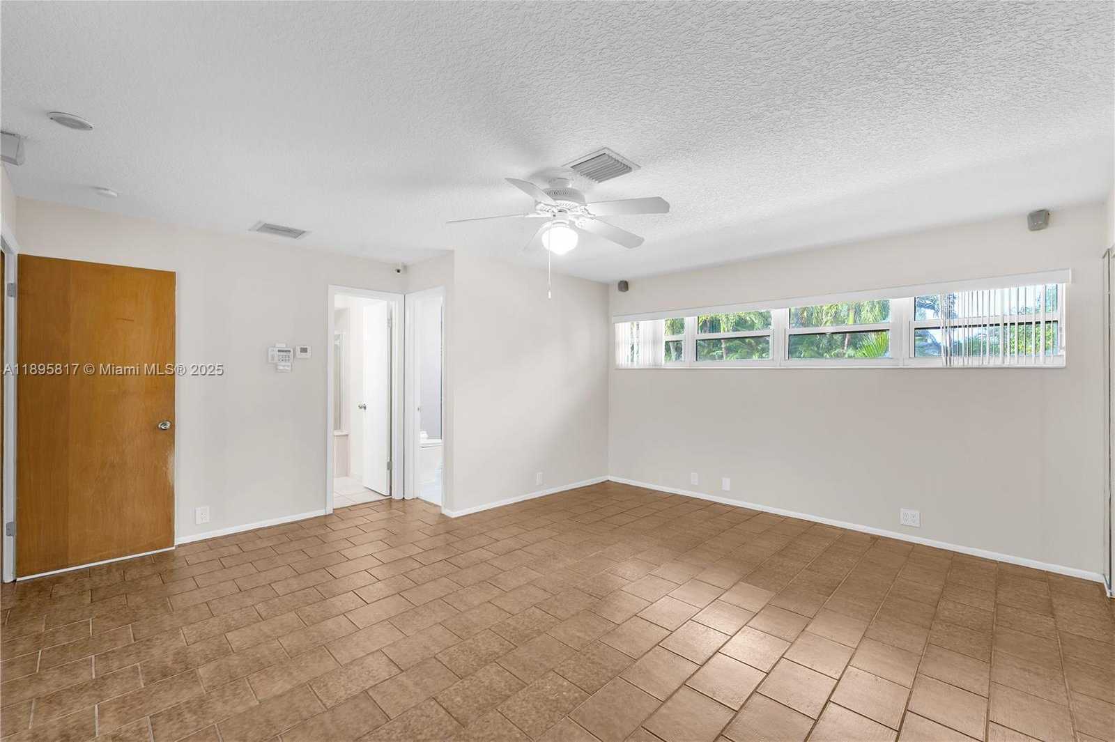 Small Image of 4020 SOUTH WEST 112TH AVE, Davie Number 12