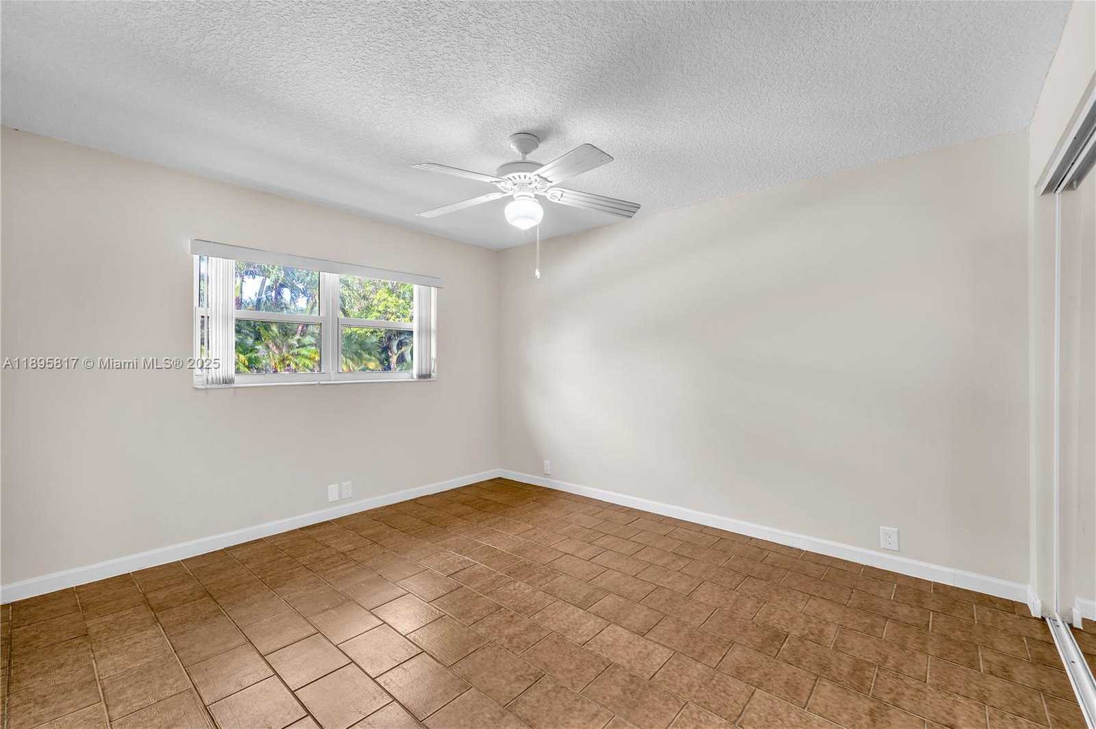 Small Image of 4020 SOUTH WEST 112TH AVE, Davie Number 14