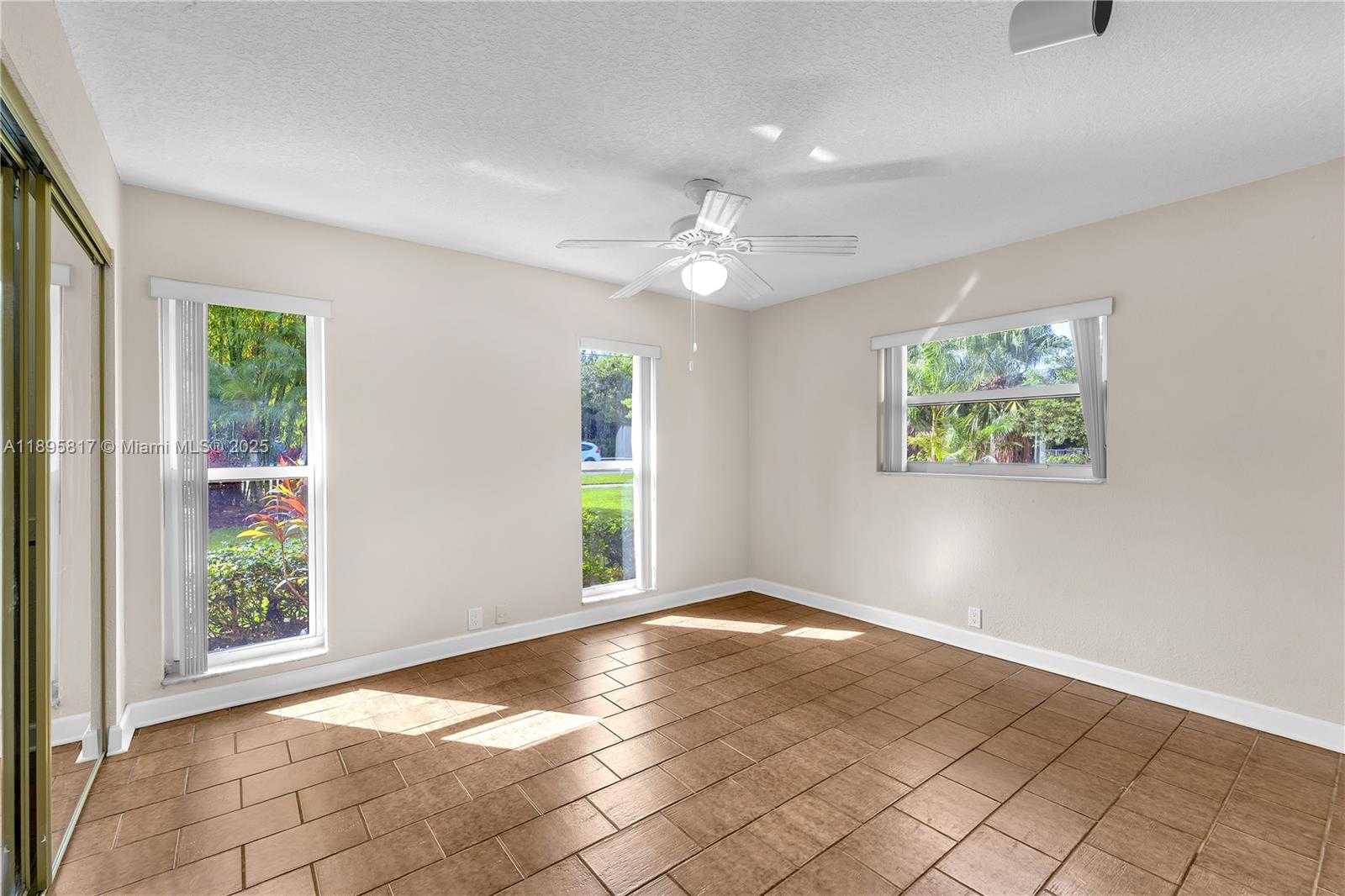 Small Image of 4020 SOUTH WEST 112TH AVE, Davie Number 15