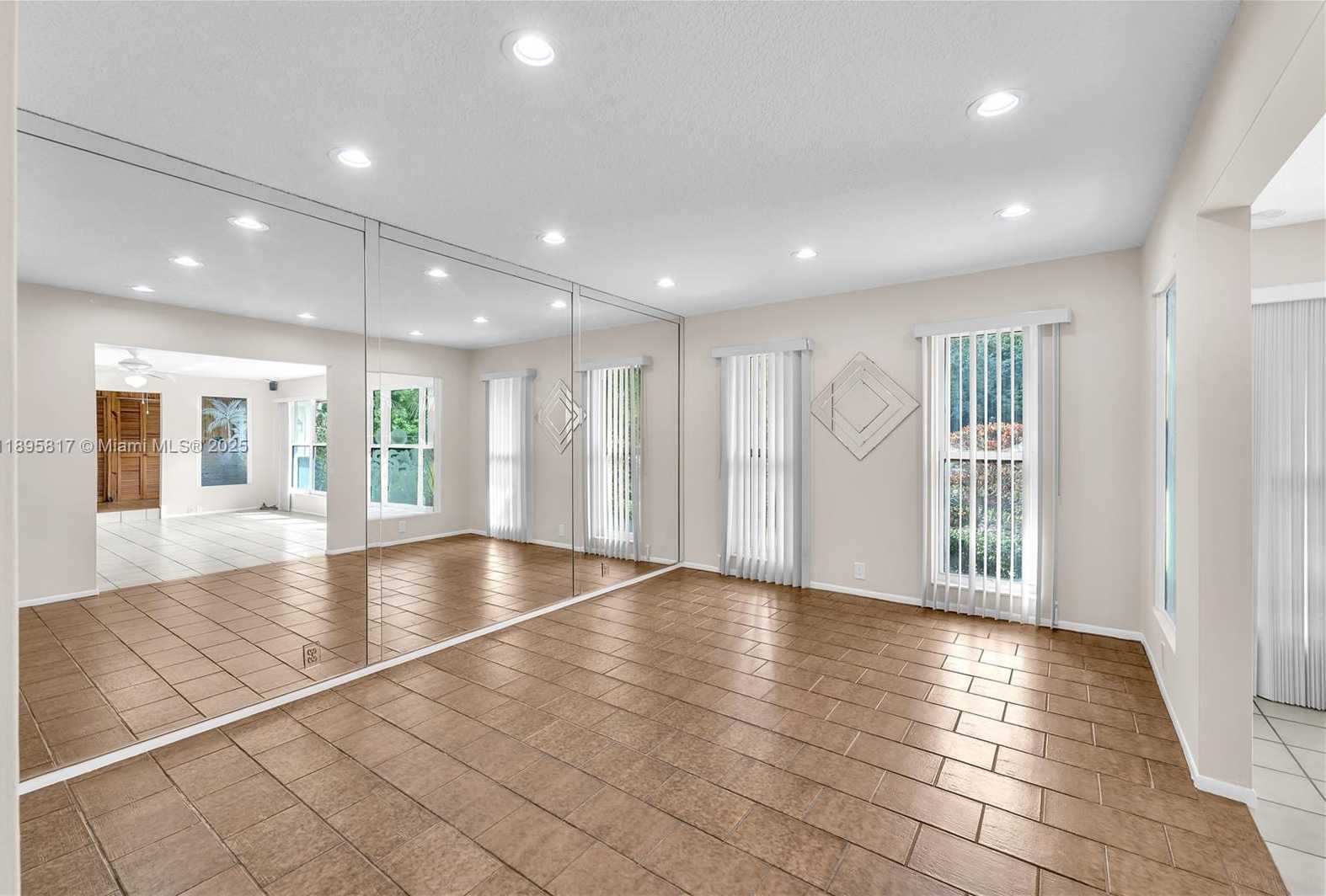 Small Image of 4020 SOUTH WEST 112TH AVE, Davie Number 16