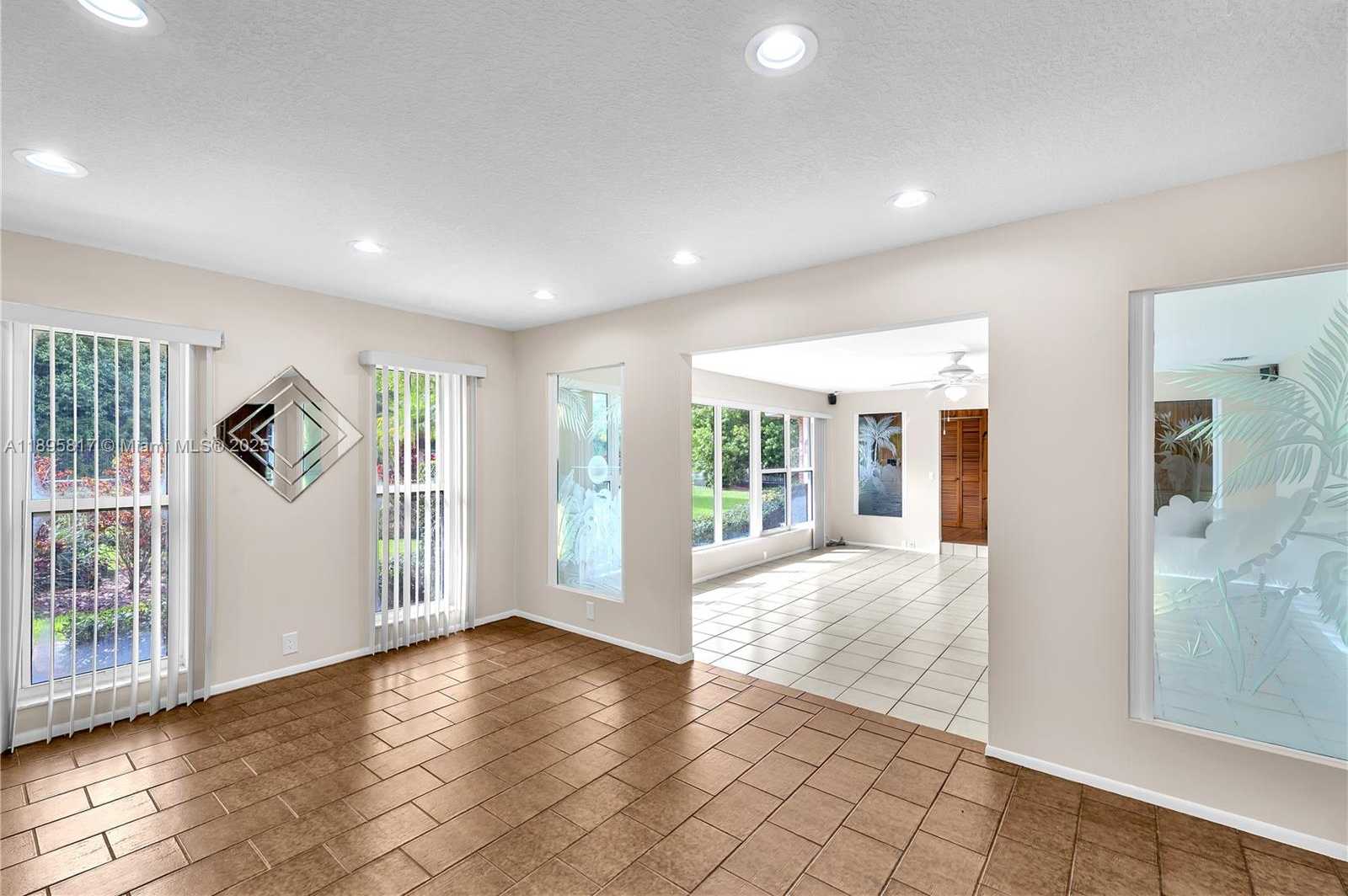 Small Image of 4020 SOUTH WEST 112TH AVE, Davie Number 17