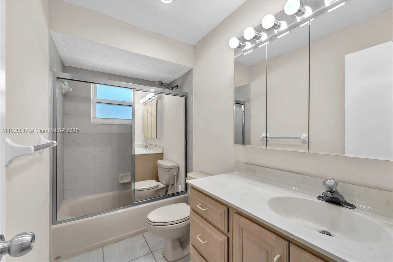 Small Image of 4020 SOUTH WEST 112TH AVE, Davie Number 21