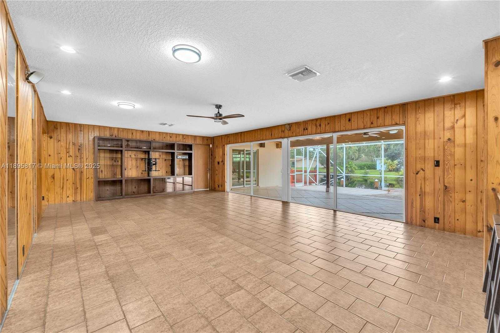 Small Image of 4020 SOUTH WEST 112TH AVE, Davie Number 22