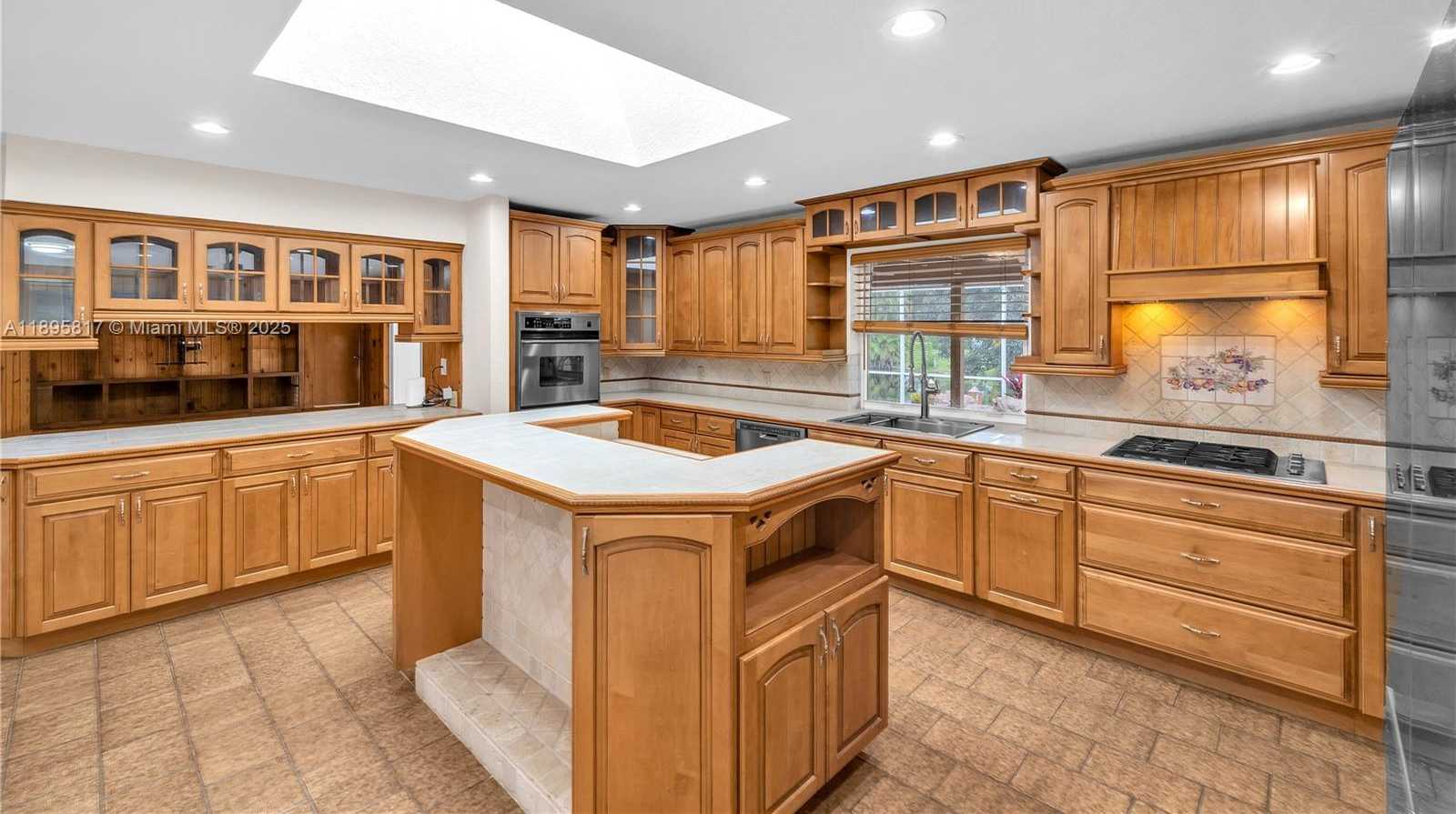 Small Image of 4020 SOUTH WEST 112TH AVE, Davie Number 3