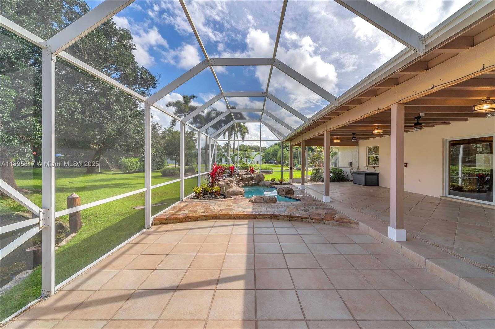 Small Image of 4020 SOUTH WEST 112TH AVE, Davie Number 32