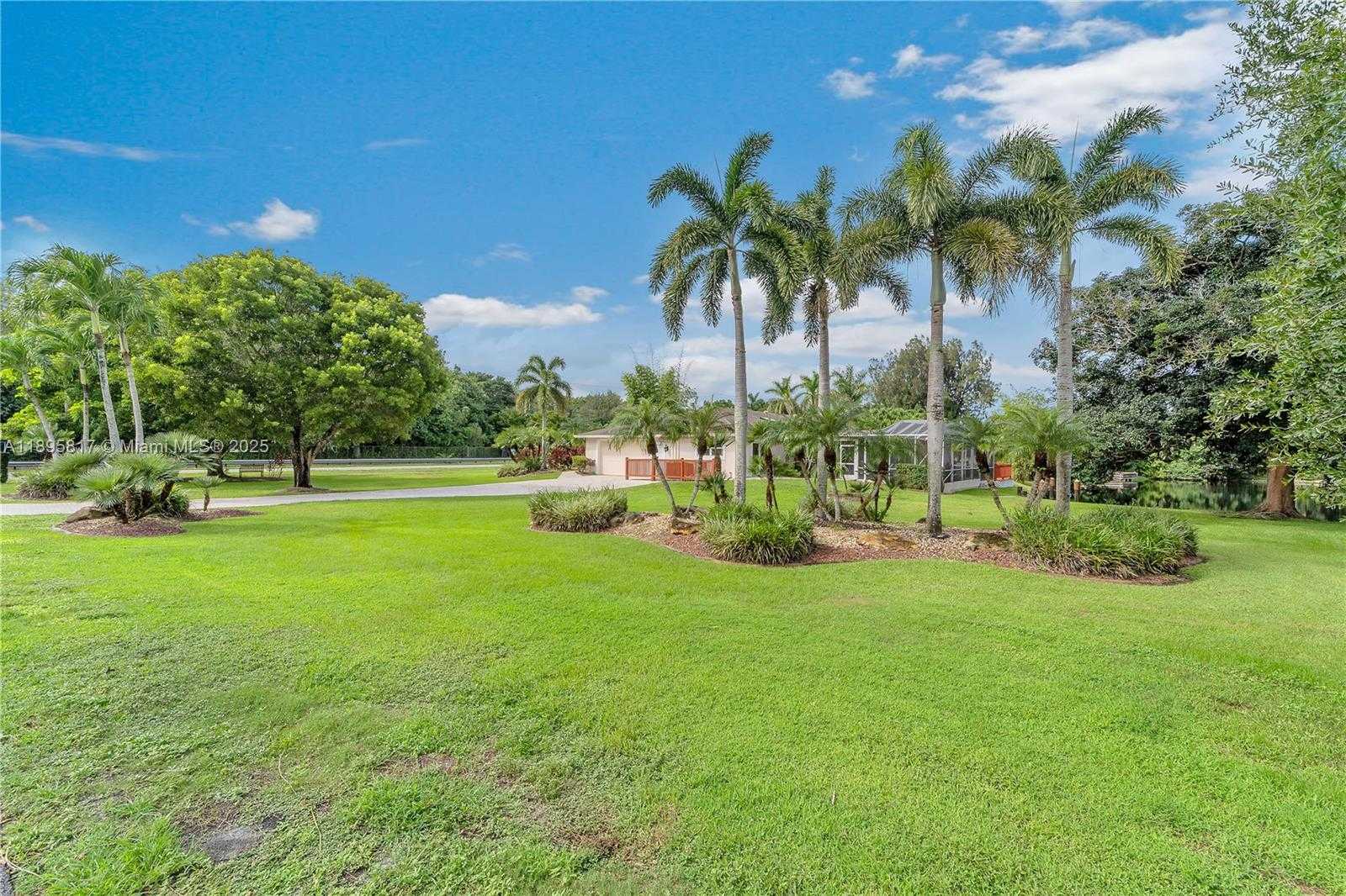 Small Image of 4020 SOUTH WEST 112TH AVE, Davie Number 37