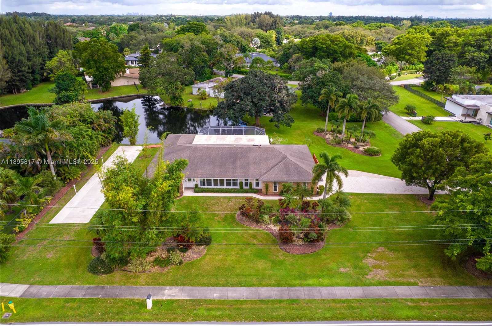 Small Image of 4020 SOUTH WEST 112TH AVE, Davie Number 41