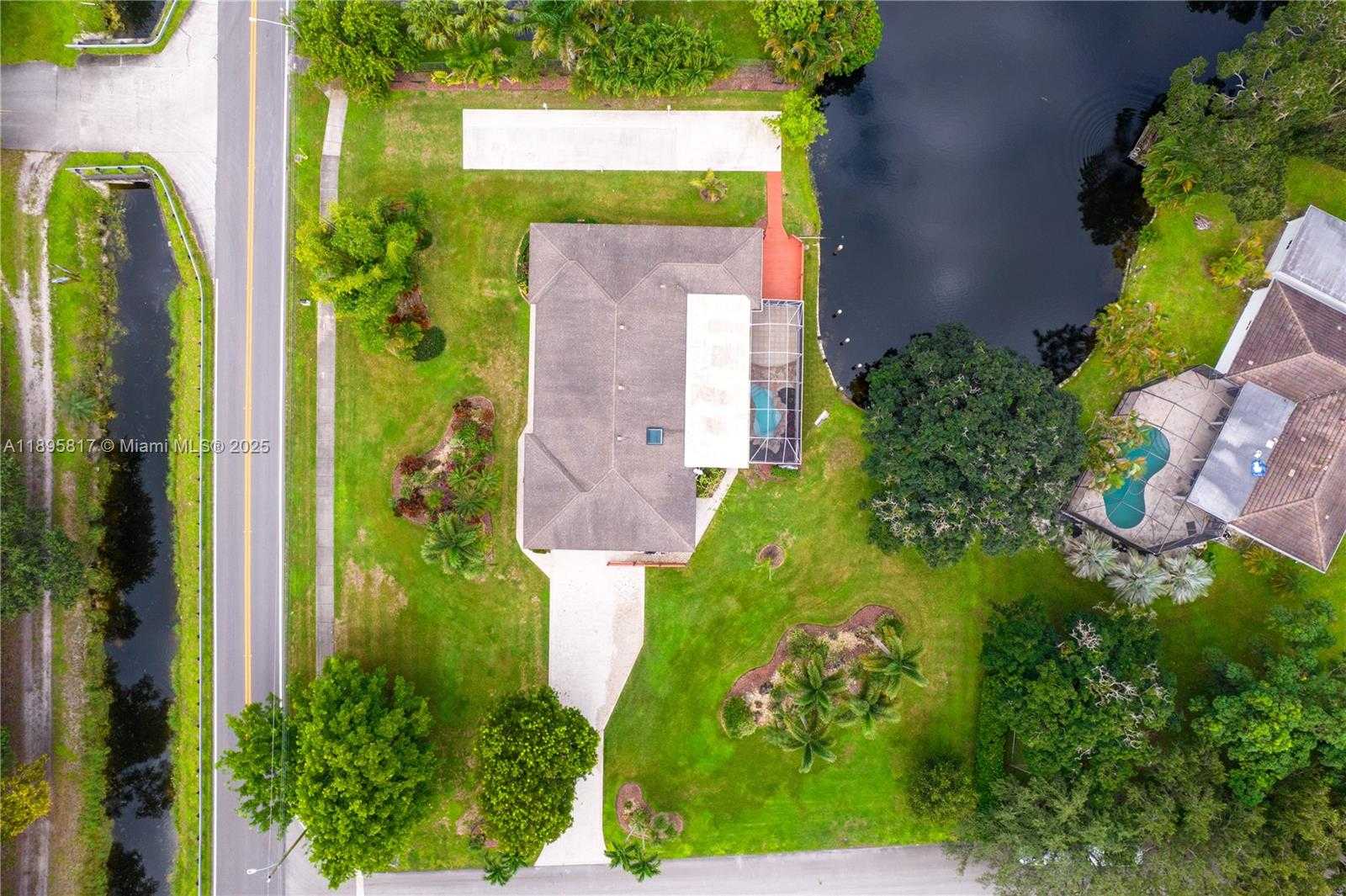 Small Image of 4020 SOUTH WEST 112TH AVE, Davie Number 44