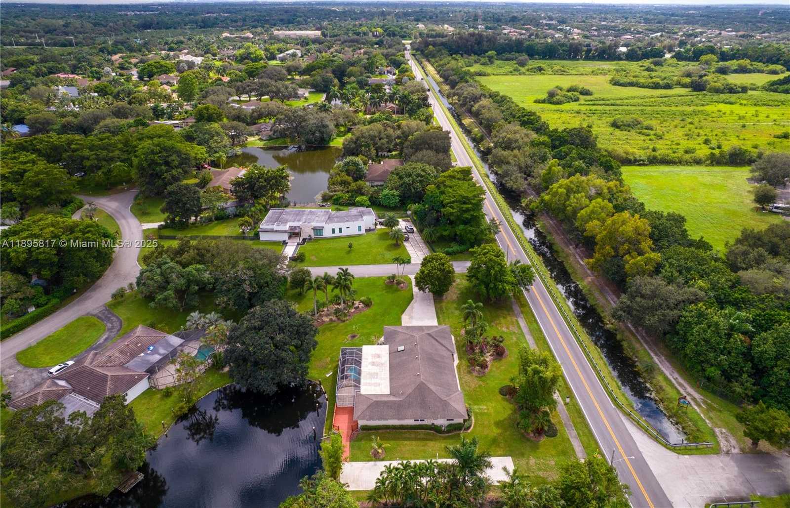 Small Image of 4020 SOUTH WEST 112TH AVE, Davie Number 46