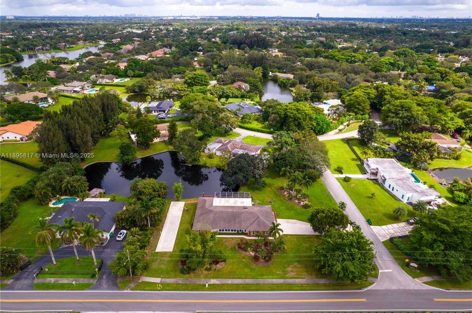 Small Image of 4020 SOUTH WEST 112TH AVE, Davie Number 48