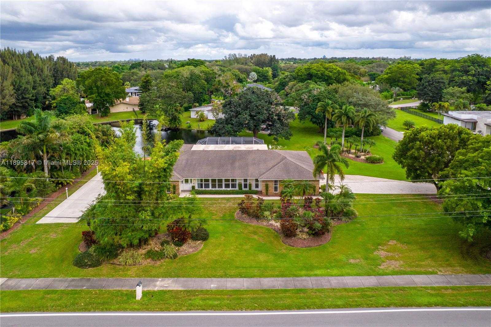 Small Image of 4020 SOUTH WEST 112TH AVE, Davie Number 54