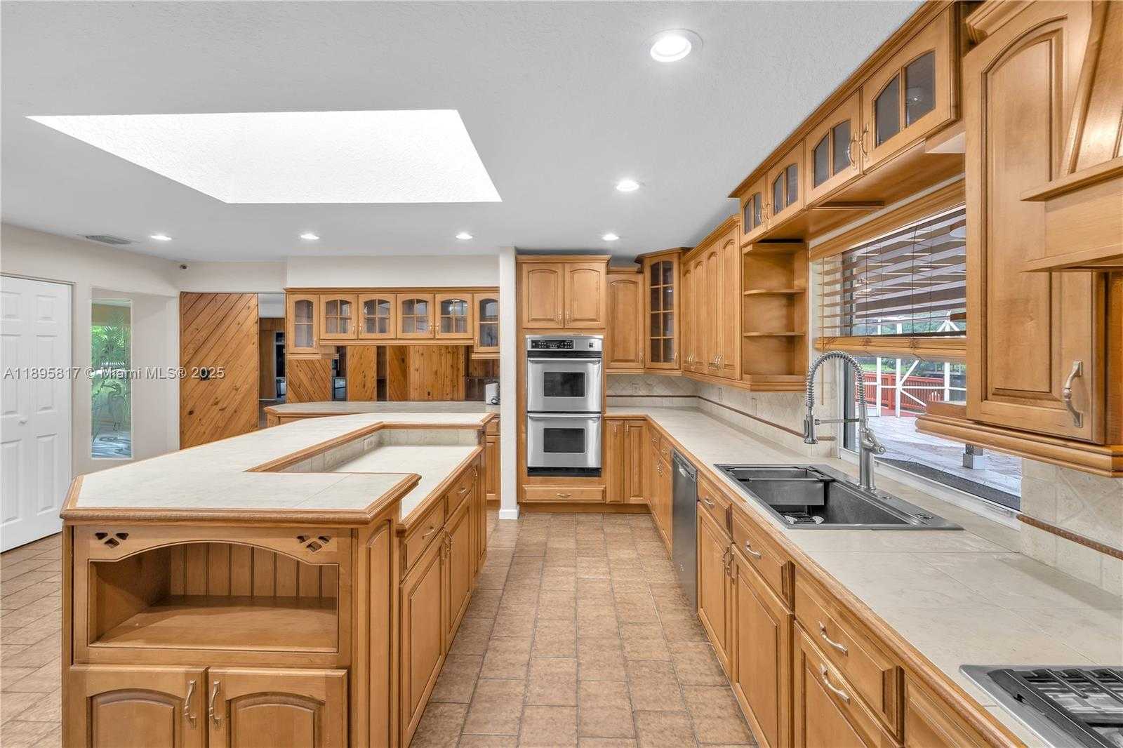 Small Image of 4020 SOUTH WEST 112TH AVE, Davie Number 6