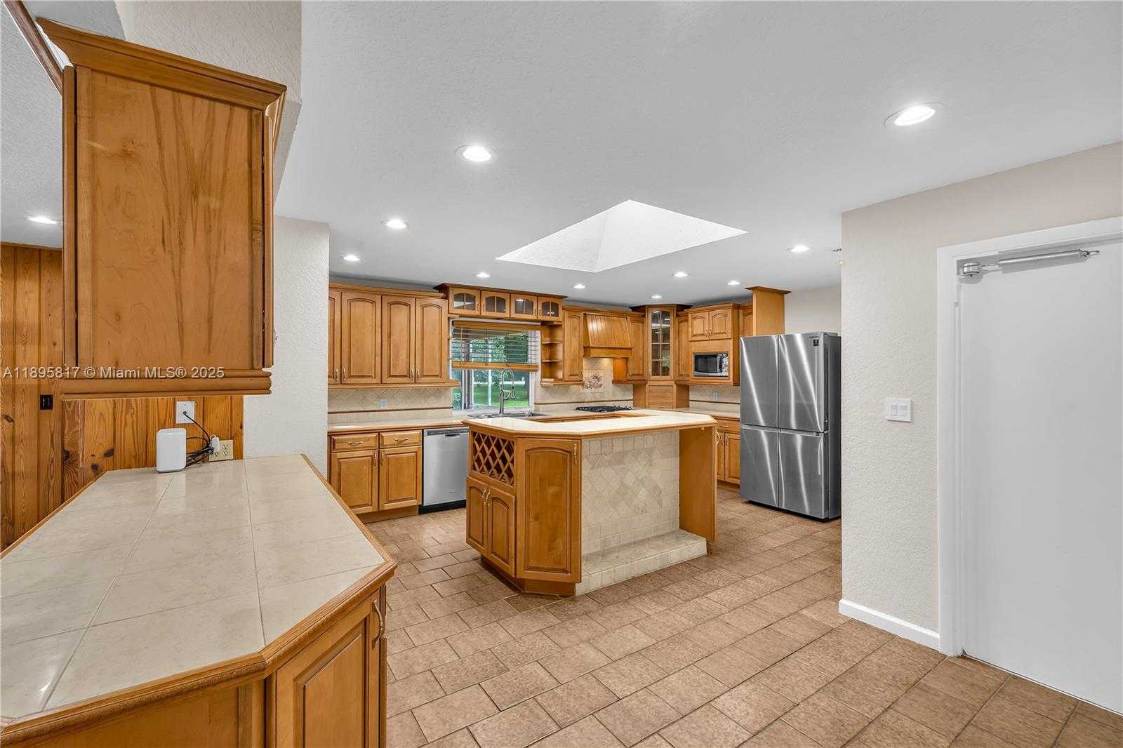 Small Image of 4020 SOUTH WEST 112TH AVE, Davie Number 9