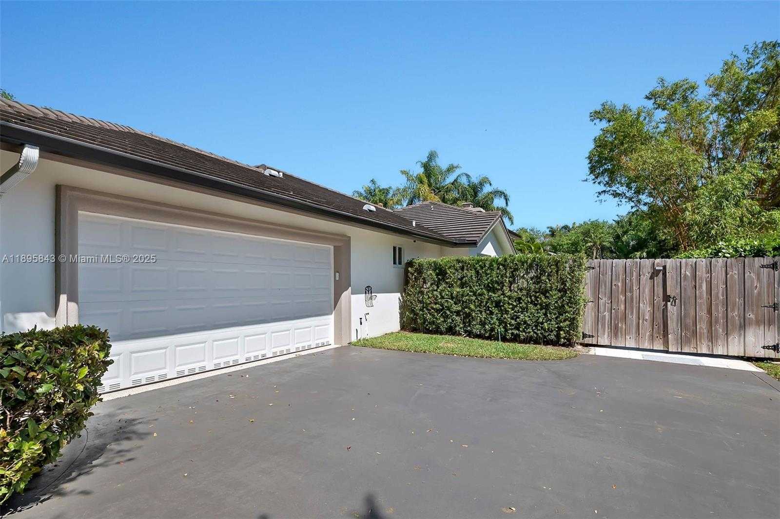Small Image of 16723 SOUTH WEST 78TH PL, Palmetto Bay Number 24