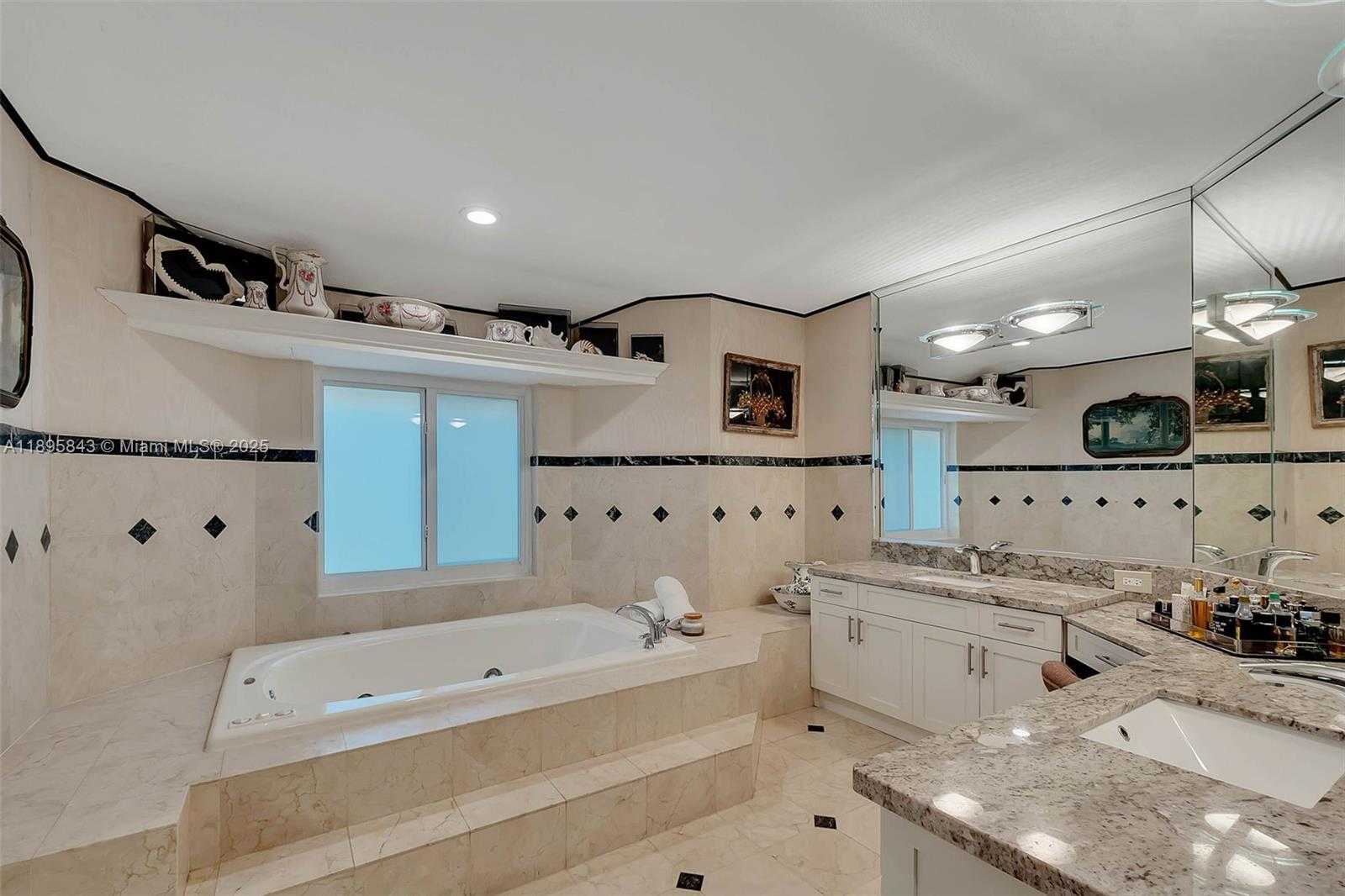Small Image of 16723 SOUTH WEST 78TH PL, Palmetto Bay Number 5