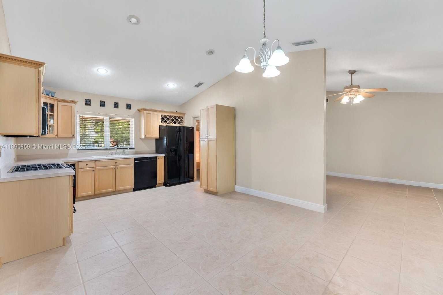 Small Image of 18102 SOUTH WEST 88TH PL, Palmetto Bay Number 14
