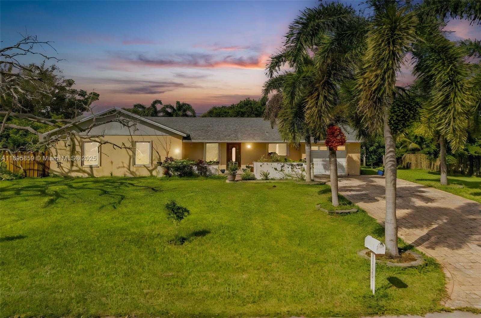 Small Image of 18102 SOUTH WEST 88TH PL, Palmetto Bay Number 2