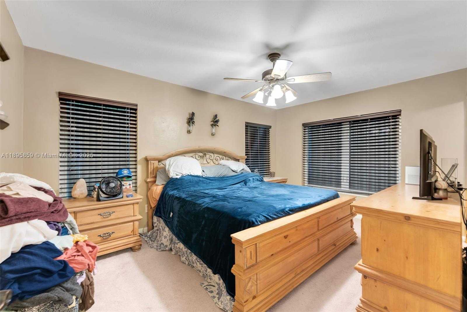 Small Image of 18102 SOUTH WEST 88TH PL, Palmetto Bay Number 35