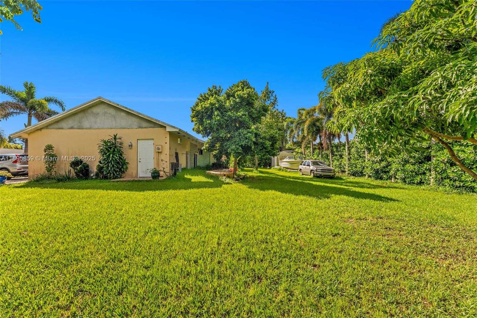 Small Image of 18102 SOUTH WEST 88TH PL, Palmetto Bay Number 4