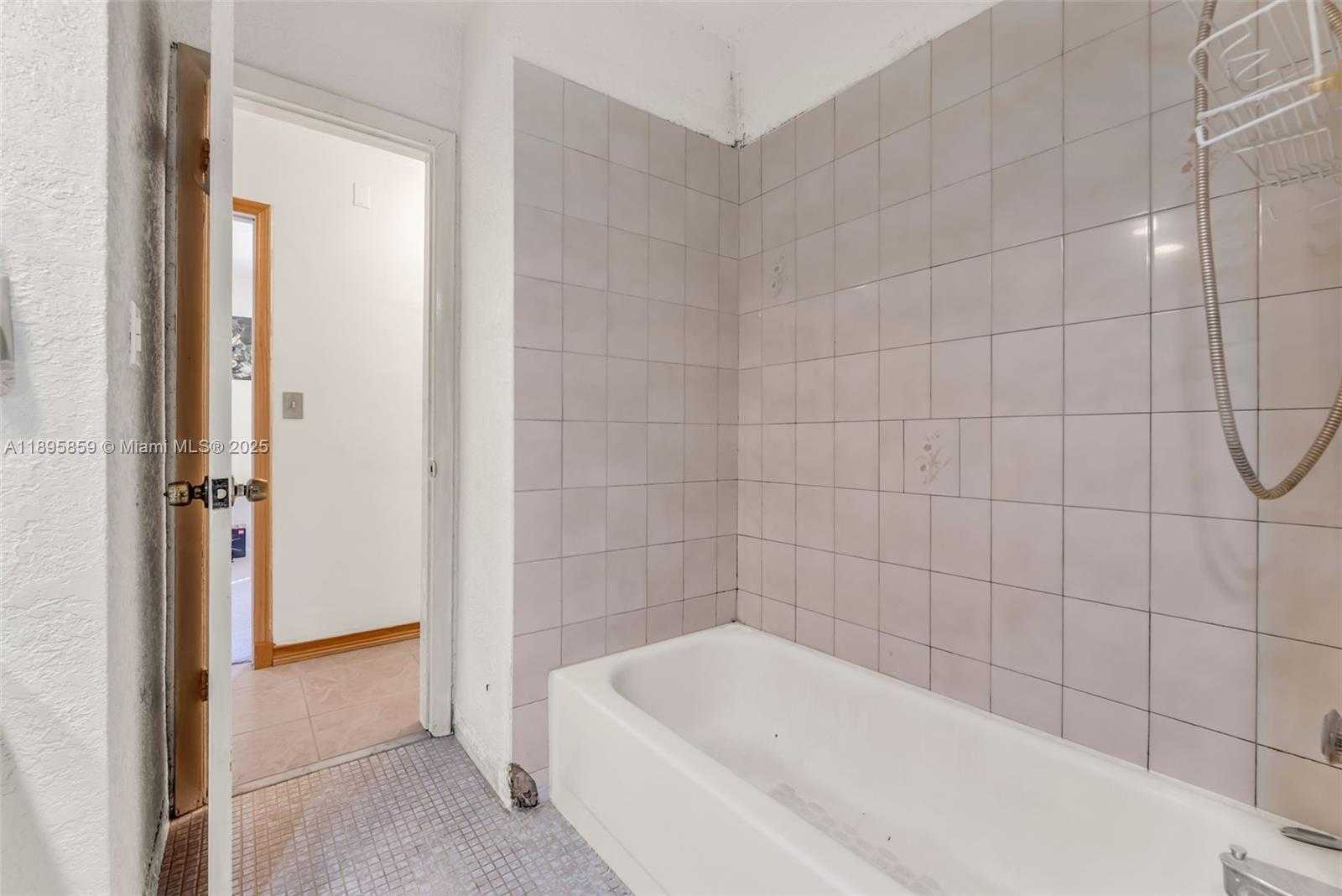 Small Image of 18102 SOUTH WEST 88TH PL, Palmetto Bay Number 40