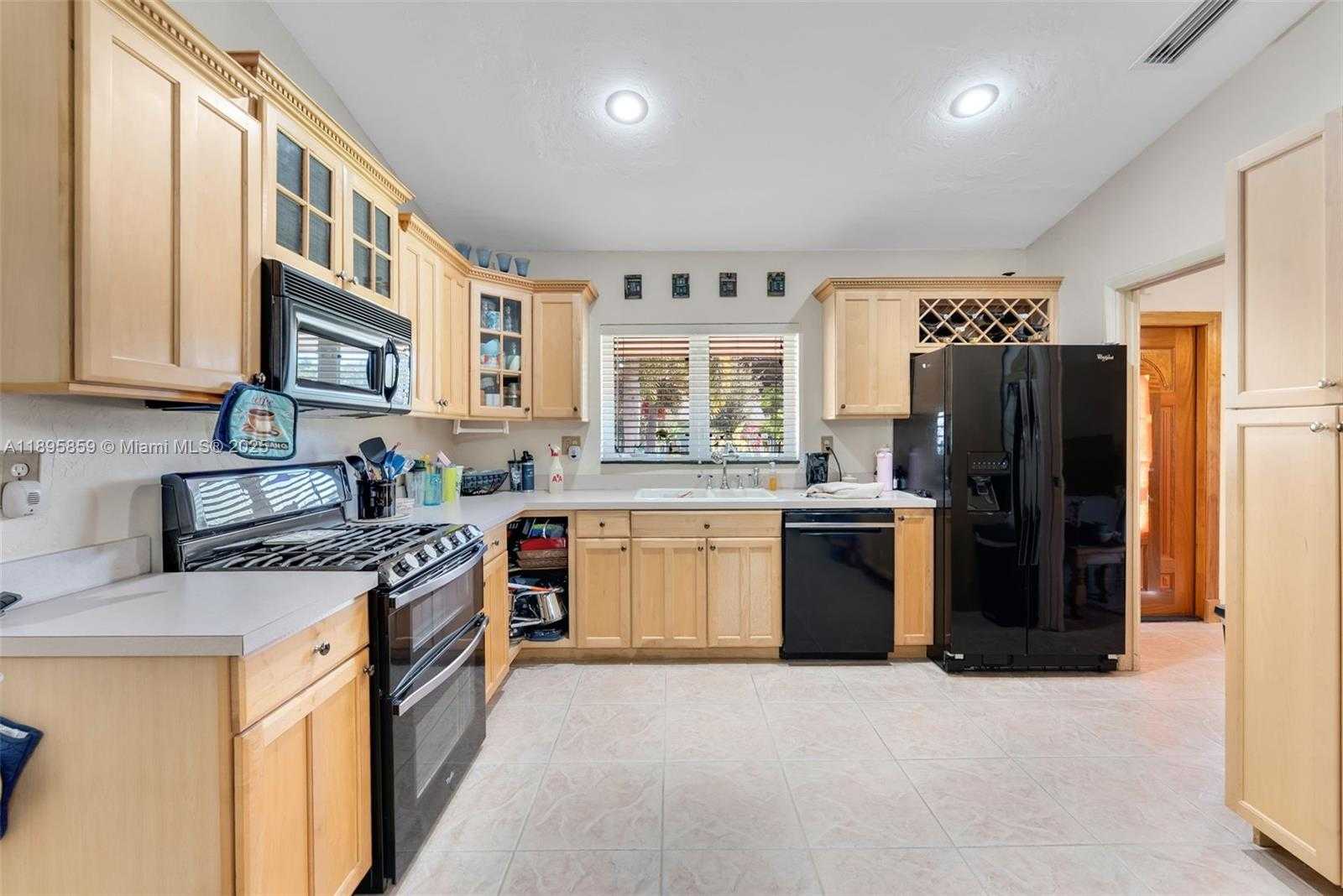 Small Image of 18102 SOUTH WEST 88TH PL, Palmetto Bay Number 9