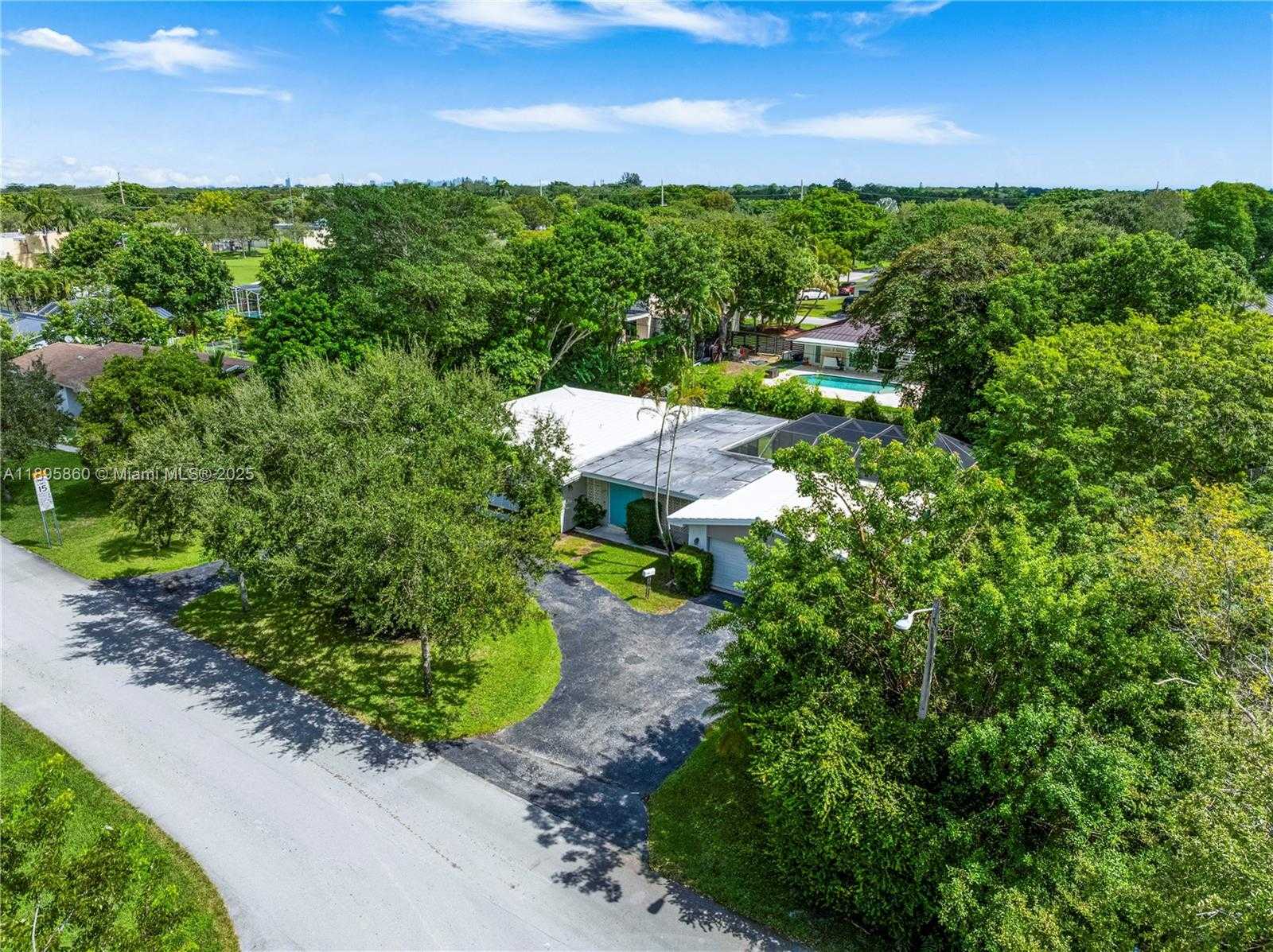 Small Image of 13905 SOUTH WEST 78TH CT, Palmetto Bay Number 30