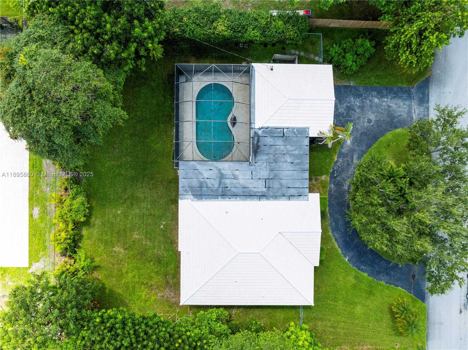 Small Image of 13905 SOUTH WEST 78TH CT, Palmetto Bay Number 32