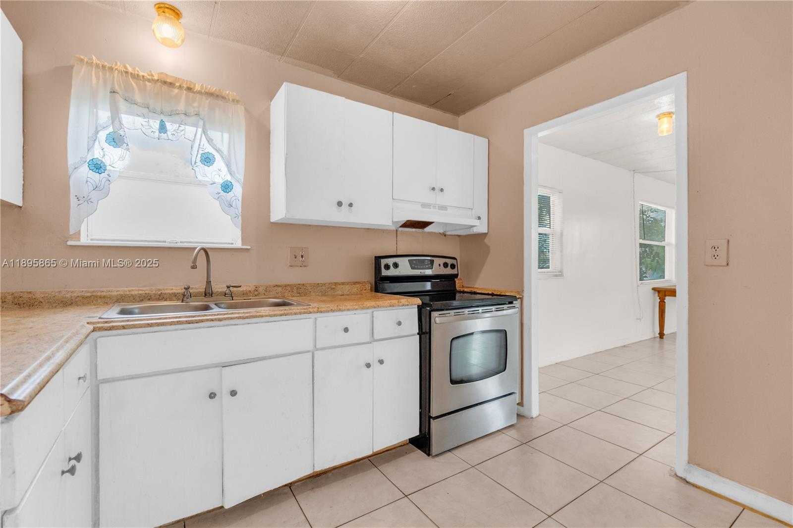 Small Image of 2005 NORTH WEST 11TH AVE, Fort Lauderdale Number 15