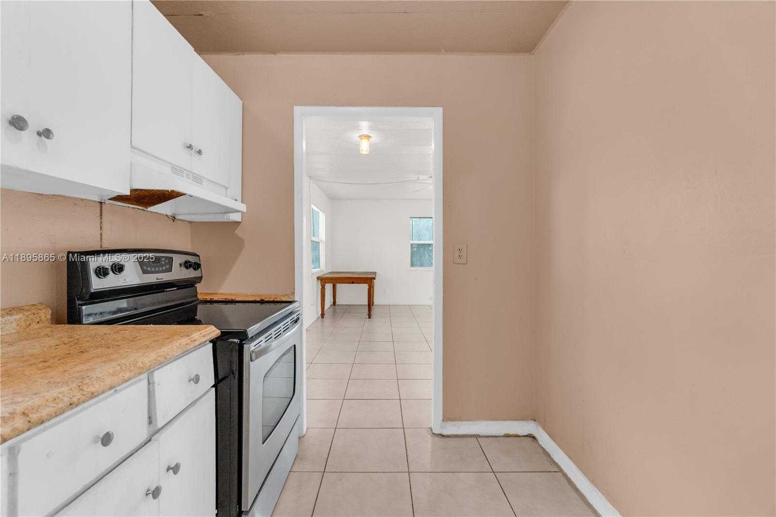 Small Image of 2005 NORTH WEST 11TH AVE, Fort Lauderdale Number 17
