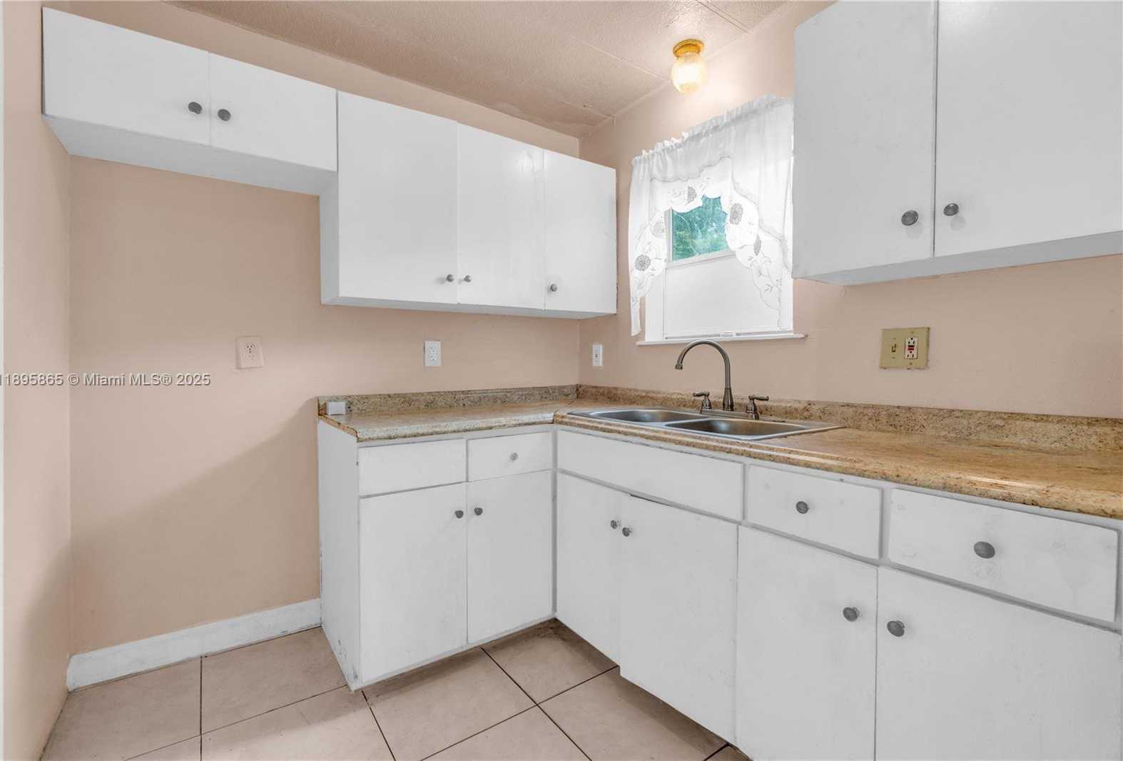 Small Image of 2005 NORTH WEST 11TH AVE, Fort Lauderdale Number 18