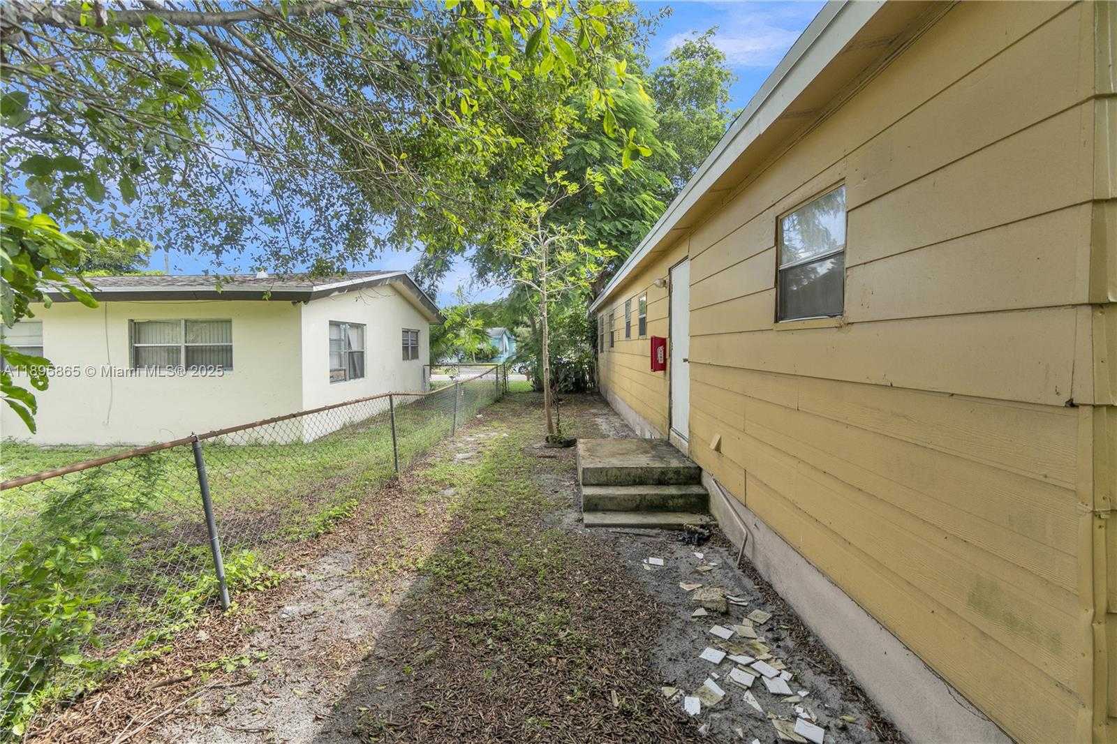 Small Image of 2005 NORTH WEST 11TH AVE, Fort Lauderdale Number 6