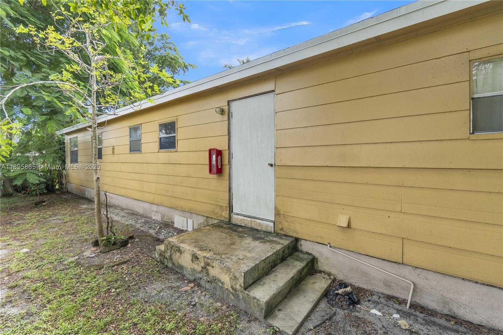 Small Image of 2005 NORTH WEST 11TH AVE, Fort Lauderdale Number 7