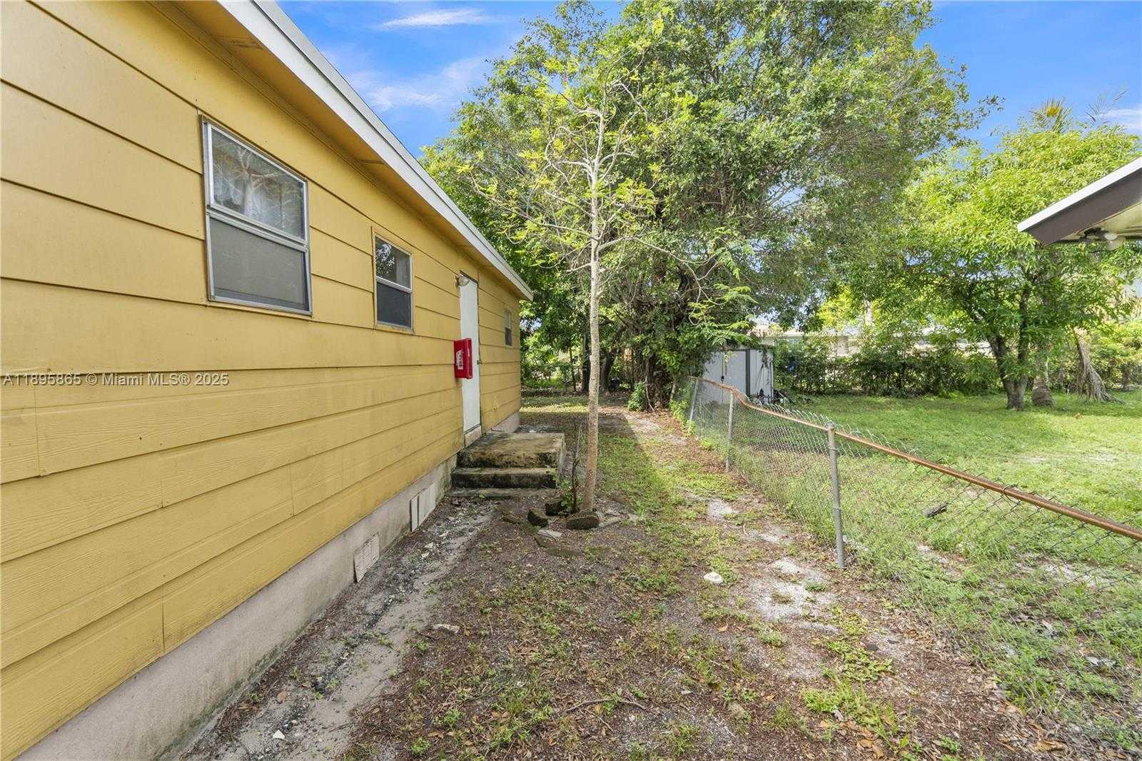 Small Image of 2005 NORTH WEST 11TH AVE, Fort Lauderdale Number 8