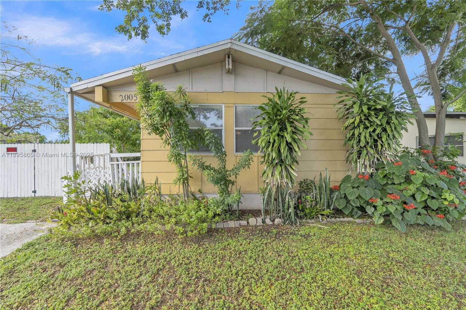 Small Image of 2005 NORTH WEST 11TH AVE, Fort Lauderdale Number 9