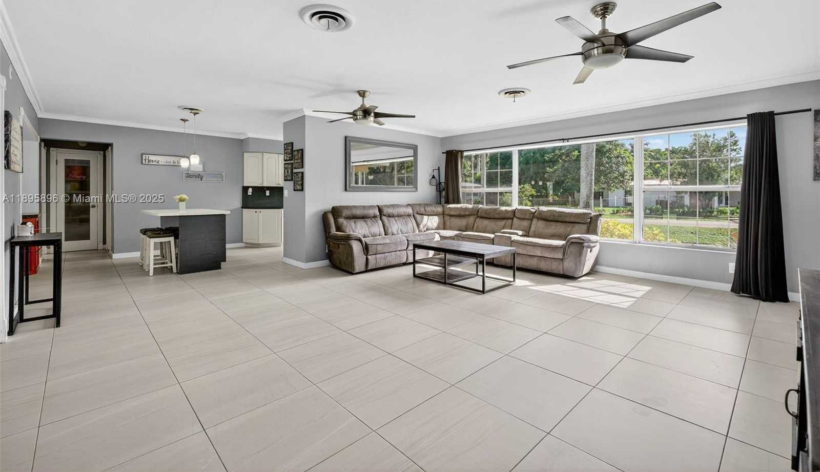 Small Image of 801 HOLLY LN, Plantation Number 16