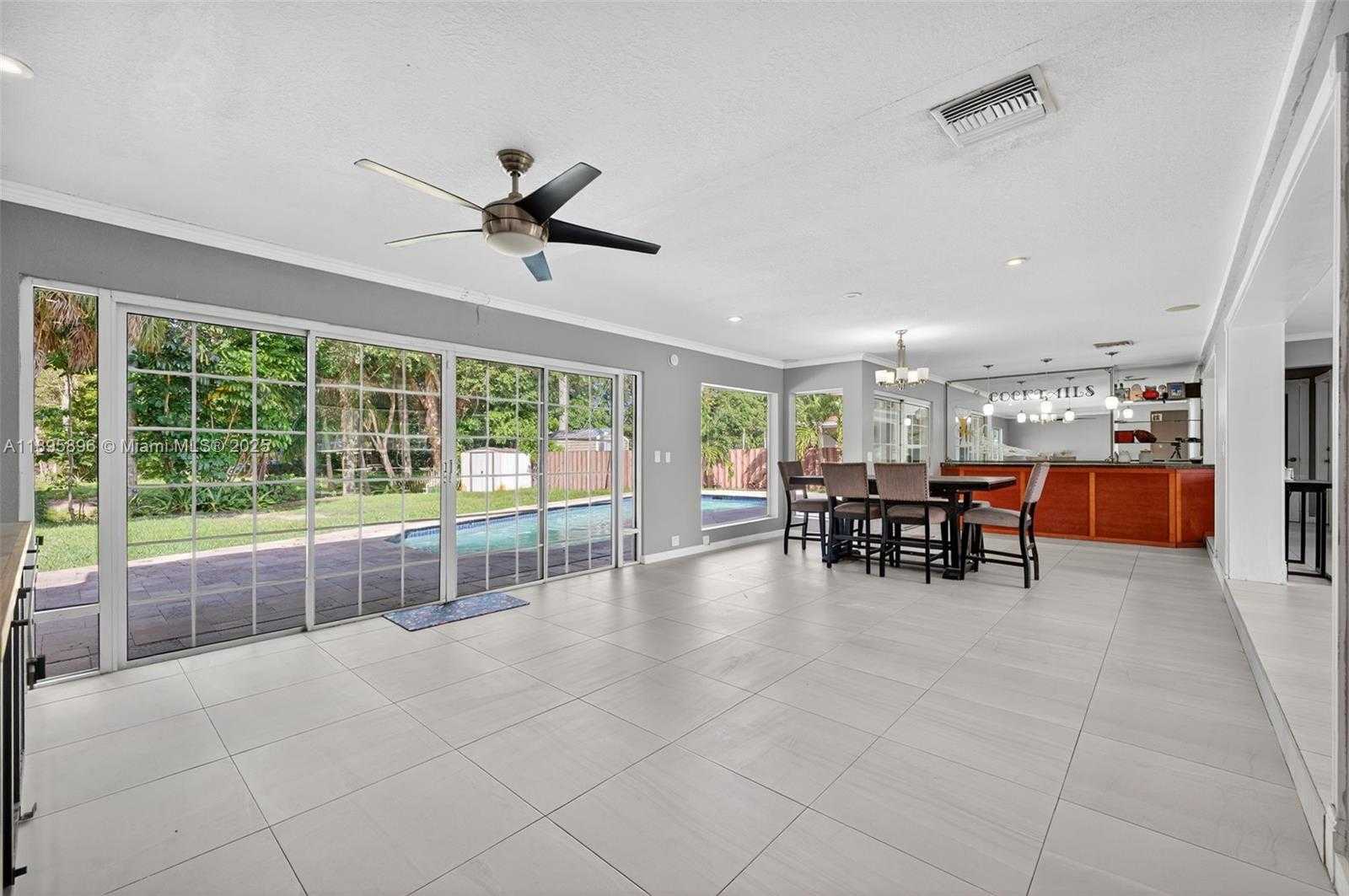 Small Image of 801 HOLLY LN, Plantation Number 17
