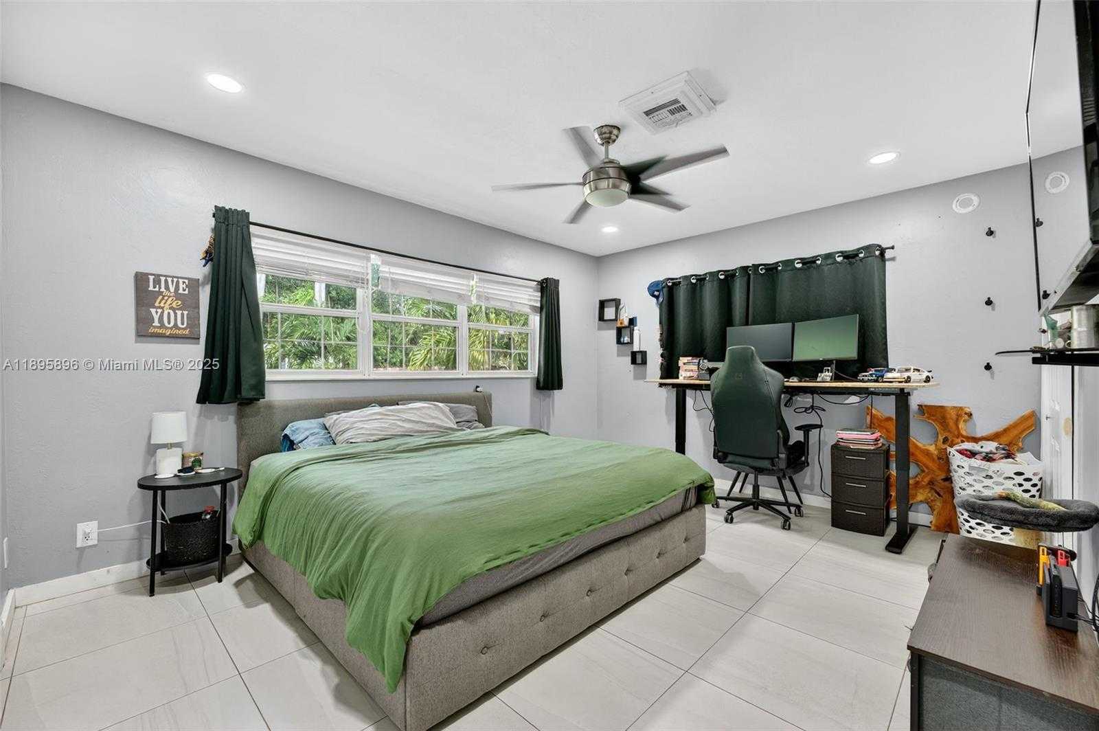 Small Image of 801 HOLLY LN, Plantation Number 21