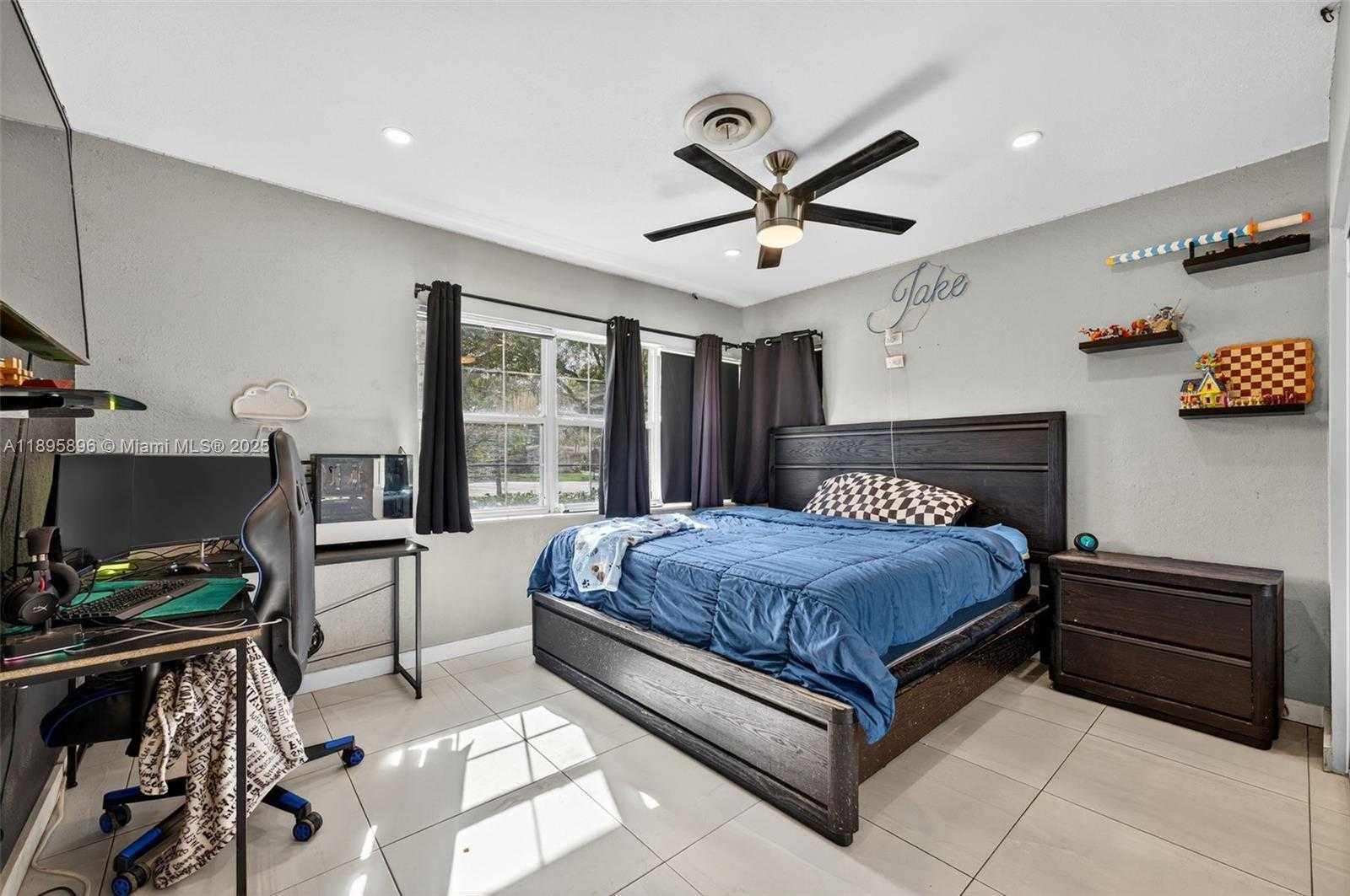 Small Image of 801 HOLLY LN, Plantation Number 26